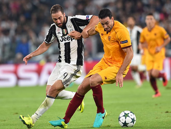 澳超半场：双方后防线均表现出色，惠灵顿凤凰暂0-0喷气机（澳超半场：双方防线稳固，惠灵顿凤凰与喷气机暂0-0）