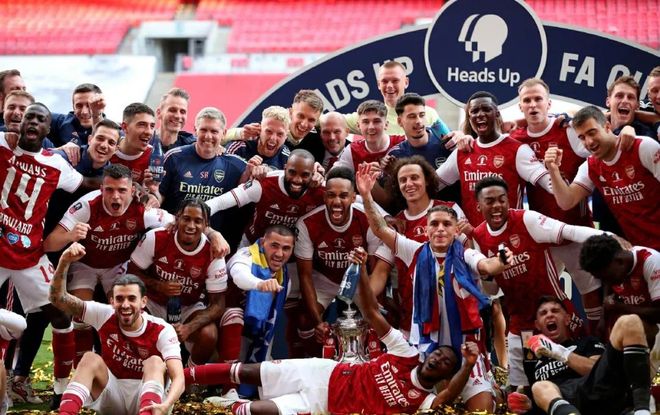 官方：拜仁女足中场齐焦蒂-奥尔默加盟曼联女足，双方签约2年