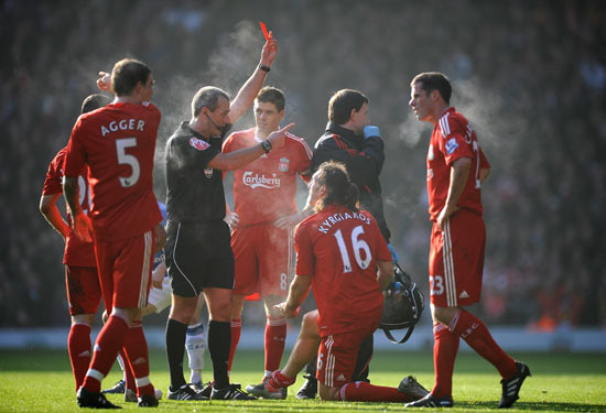 小孩哥！17岁卡尔成为欧冠最年轻连续3场进球球员