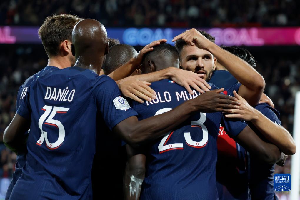 法甲战报：格林伍德双响、奥巴梅杨传射，马赛5-1尼斯登顶（法甲快讯：格林伍德梅开二度，奥巴梅杨传射建功，马赛5-1大胜尼斯升至榜首）