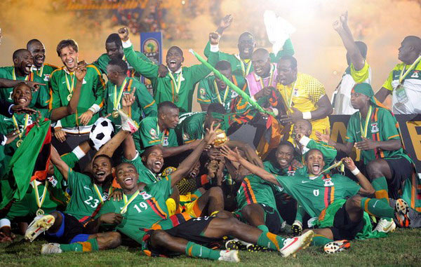 替补登场，吉鲁收获职业生涯欧战赛事百场里程碑（吉鲁替补亮相，职业生涯欧战第100场达成）