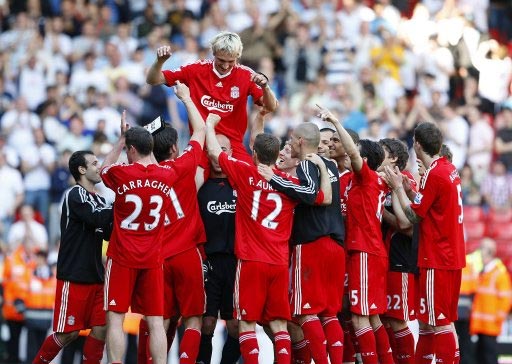 每体：拉菲尼亚对身边人表态，不拿到欧冠就不离开巴萨（每体：拉菲尼亚告知身边人，未夺欧冠前不考虑离开巴萨）